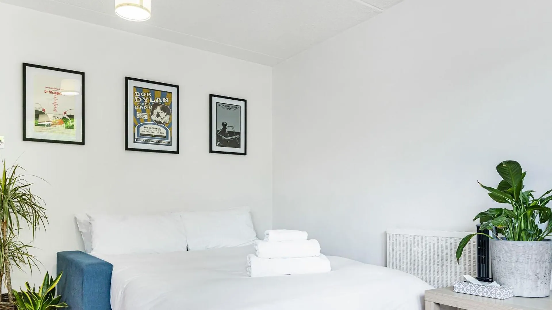 Pass The Keys Whitechapel Studio With Balcony London 0*,