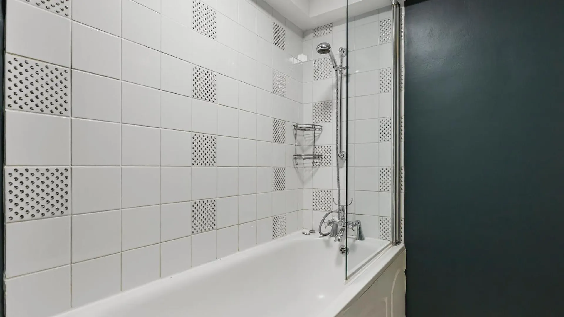 Apartment Pass The Keys Whitechapel Studio With Balcony London